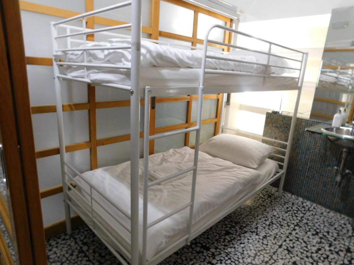 Hostel Hospitality House - H H H Любляна Экстерьер фото