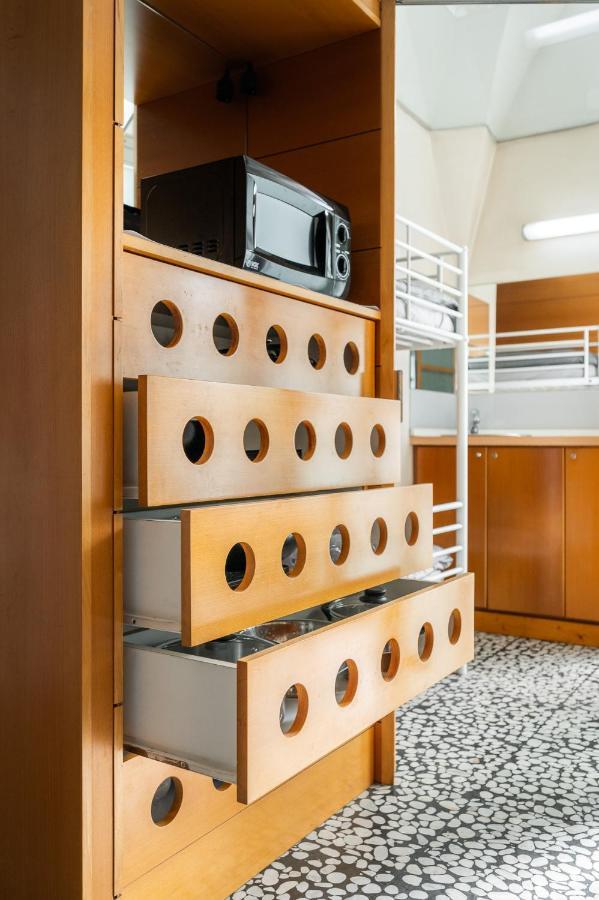 Hostel Hospitality House - H H H Любляна Экстерьер фото